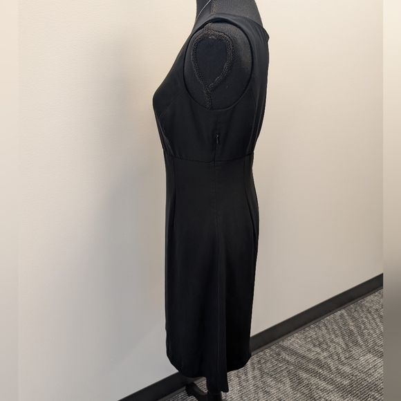 Eddie Bauer Black Sleeveless Sheath Dress Lightweight LBD Size 4 Minimal Classic - Picture 5 of 10